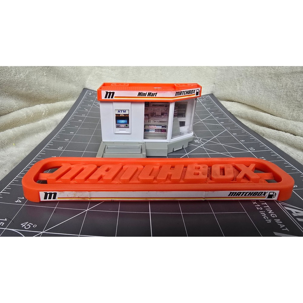 Matchbox Mini Mart Playset Building and Large Orange Logo Sign Accessory